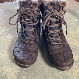 Columbia Women's Black Quilted Winter Boots